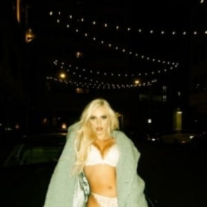 Порнозвезда: Allie Nicole