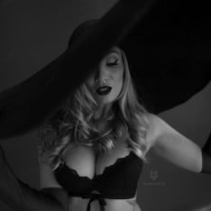 Порнозвезда: Fiona Fuchs