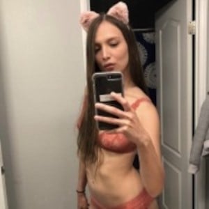 Порнозвезда: Izzy Lush