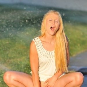 Порнозвезда: Kelli Stone