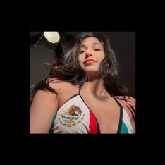 Порнозвезда: Reina Rae