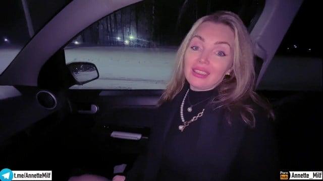 Забрал пьяную милфу с ресторана и растрахал в тачке