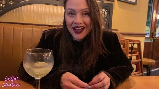 Угостил джин-тоником и получил доступ к волосатой писе ????