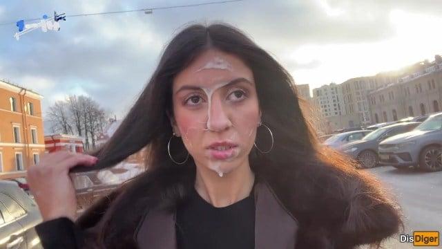 Katty West гуляет публично со спермой на лице за хорошую награду