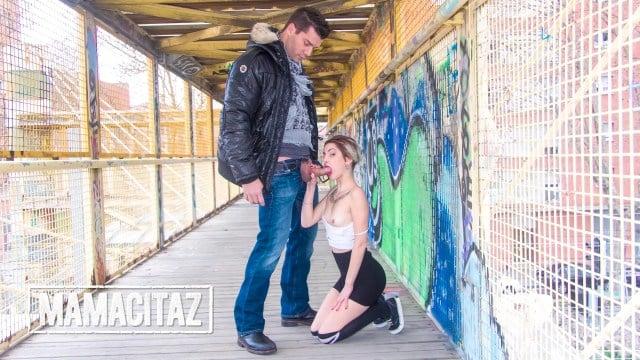 Местная марамойка согласилась на экстремальный секс