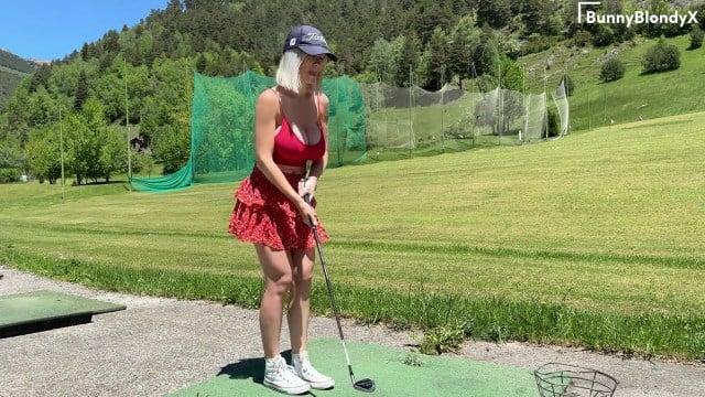 Загнал твёрдый хуй в лунку гольфистки